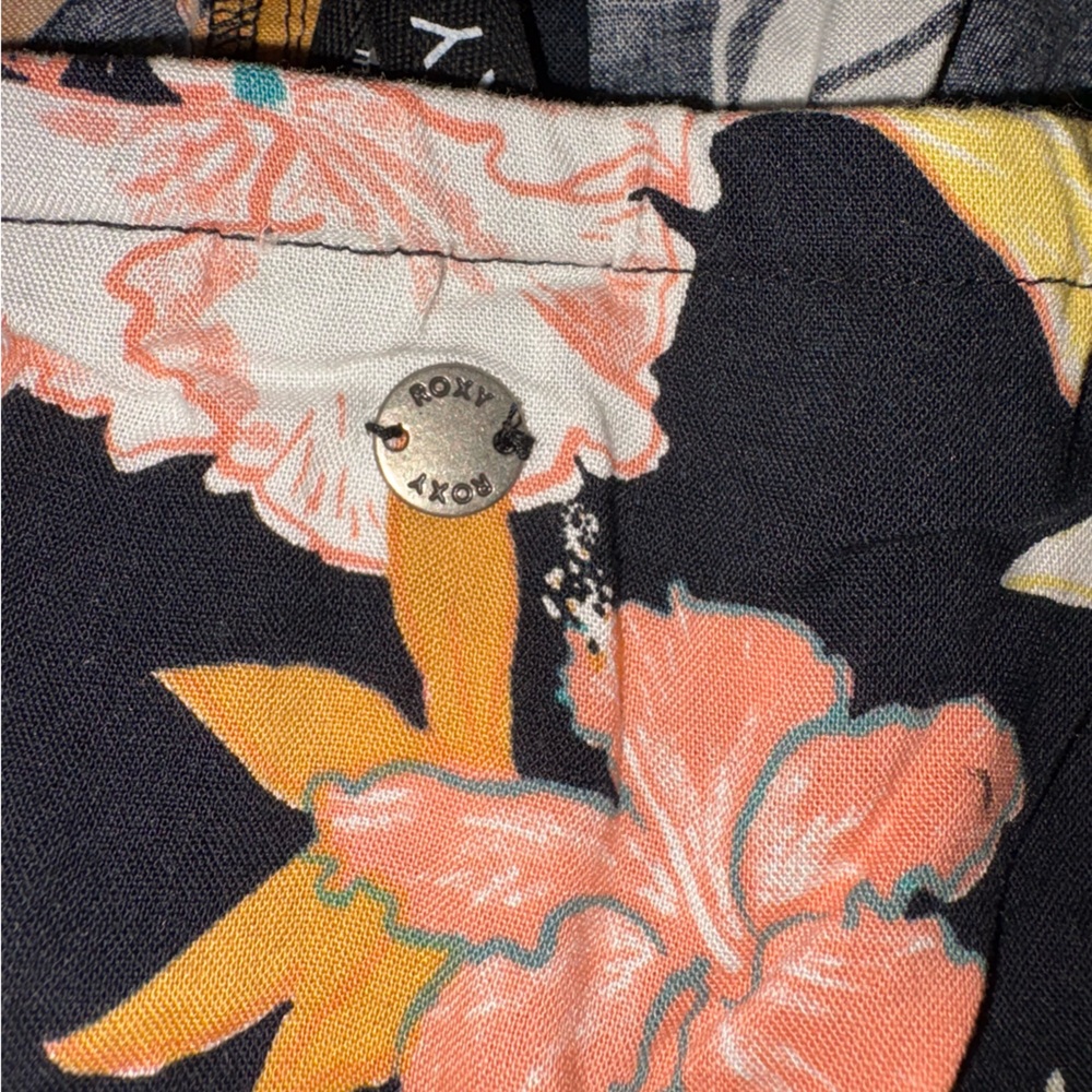 🆕 Women’s Roxy Black Floral Crop Top - Picture 6 of 7